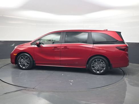 Used 2026 Honda Odyssey Touring image 7