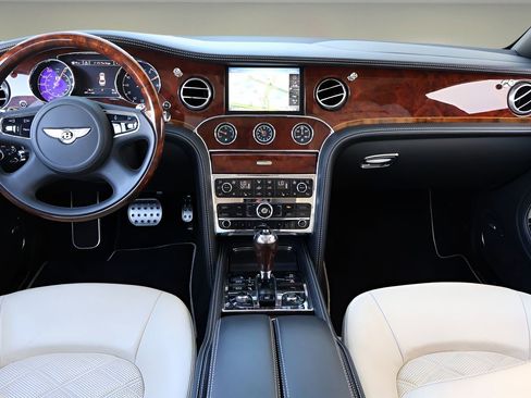 Used 2016 Bentley Mulsanne image 4