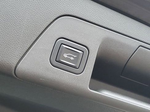 Used 2022 Buick Envision Essence w/ Technology Package I image 31