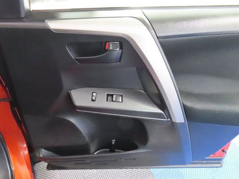 Used 2016 Toyota RAV4 LE image 31
