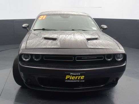 Used 2021 Dodge Challenger SXT w/ Plus Package image 6