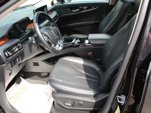 Used 2023 Lincoln Nautilus Reserve AWD/4WD image 14