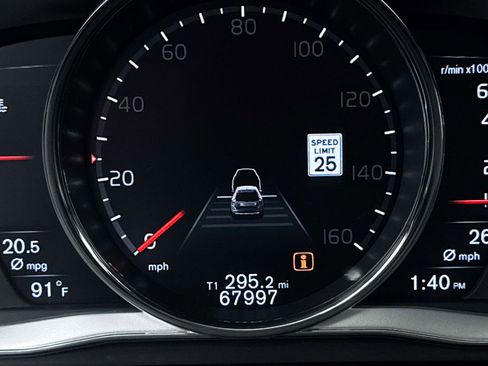 Used 2017 Volvo XC60 T5 Inscription w/ Advanced Package AWD/4WD image 36