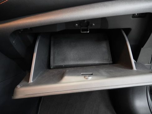 Used 2020 Nissan Kicks SR FWD image 35