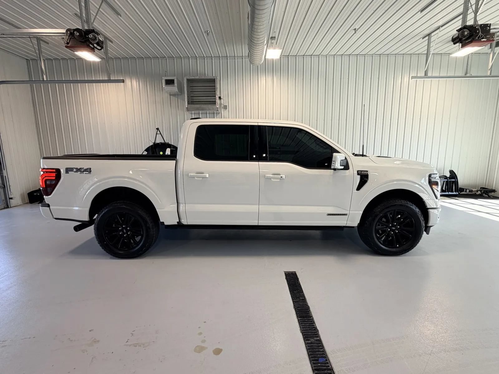 Used 2024 Ford F150 Platinum w/ FX4 Off-Road Package AWD/4WD image 2