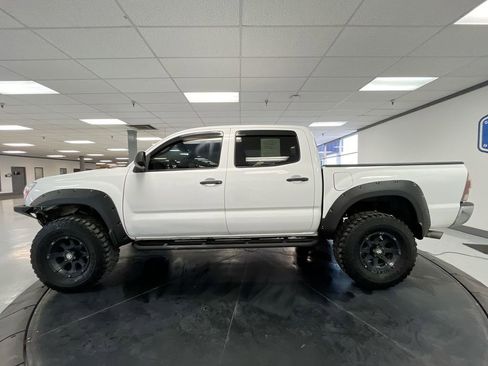 Used 2013 Toyota Tacoma 4x4 Double Cab w/ TRD Off-Road Pkg image 5