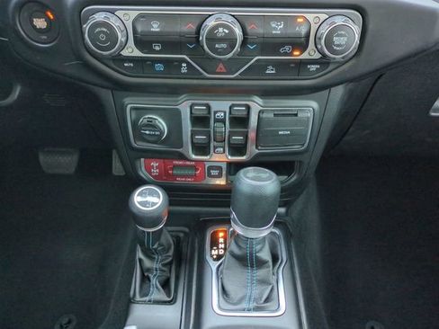 Used 2023 Jeep Wrangler Unlimited Rubicon 4xe AWD/4WD image 19