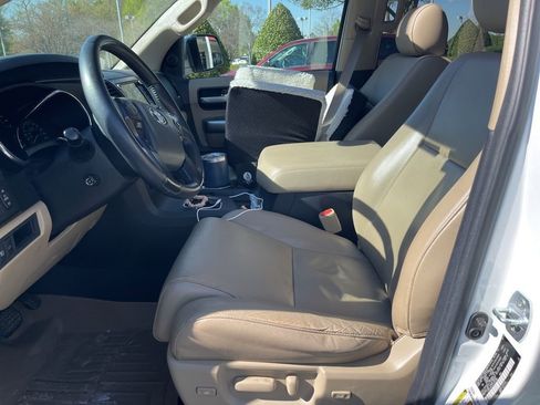 Used 2020 Toyota Sequoia Limited w/ Safety & Convenience Package image 5