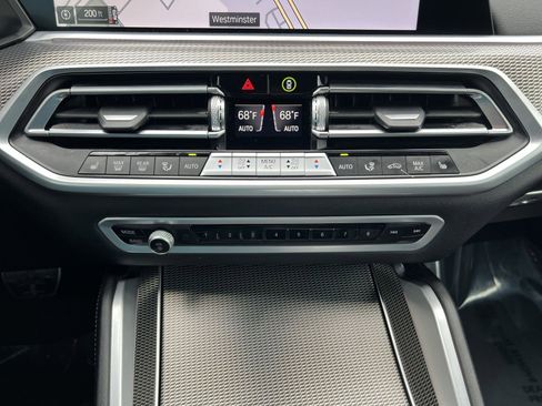 Used 2023 BMW X6 xDrive40i w/ M Sport Package image 21