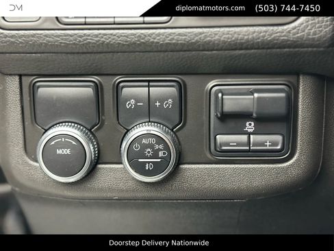 Used 2022 GMC Yukon XL Denali w/ Advanced Technology Package image 33