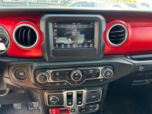 Used 2018 Jeep Wrangler Rubicon w/ Steel Bumper Group AWD/4WD image 10