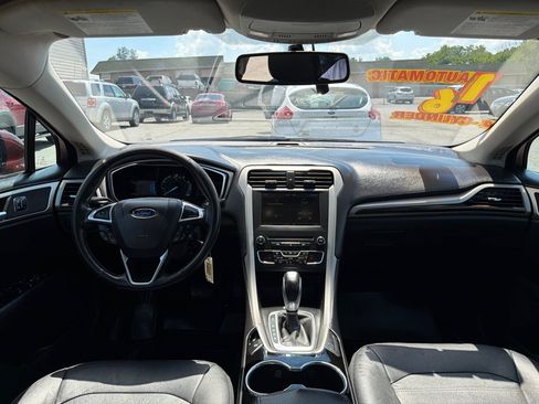 Used 2016 Ford Fusion SE w/ Equipment Group 202A FWD image 13