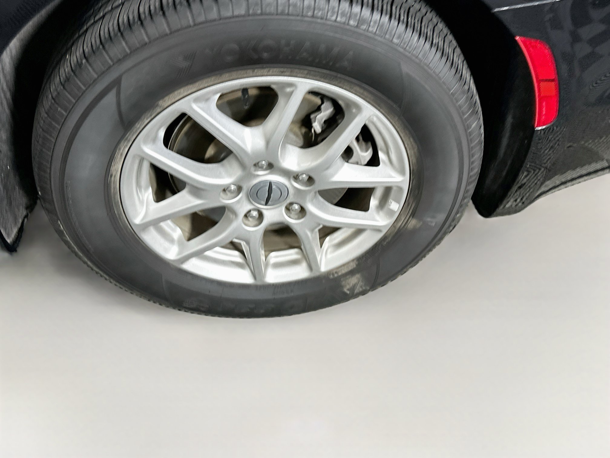 Used 2024 Chrysler Pacifica Touring-L FWD image 11