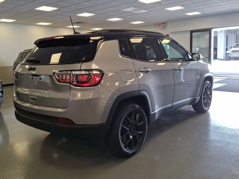 Certified 2023 Jeep Compass Latitude w/ Sun and Sound Group AWD/4WD image 6