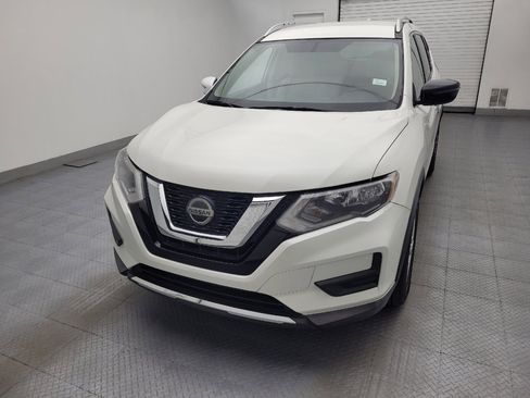 Used 2018 Nissan Rogue SV image 15