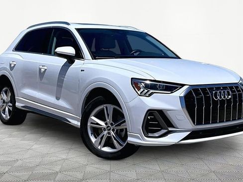 Used 2023 Audi Q3 2.0T Premium w/ Convenience Package AWD/4WD image 11
