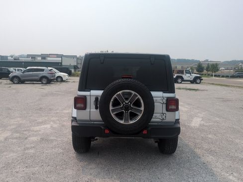 Used 2023 Jeep Wrangler Unlimited Sahara w/ Cold Weather Group AWD/4WD image 6