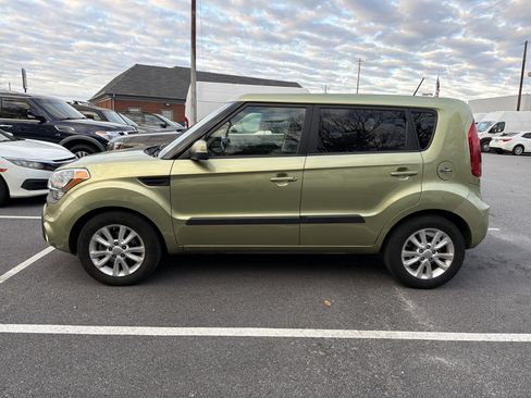 Used 2013 Kia Soul + image 4