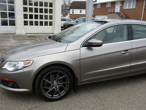 Used 2012 Volkswagen CC Lux image 2