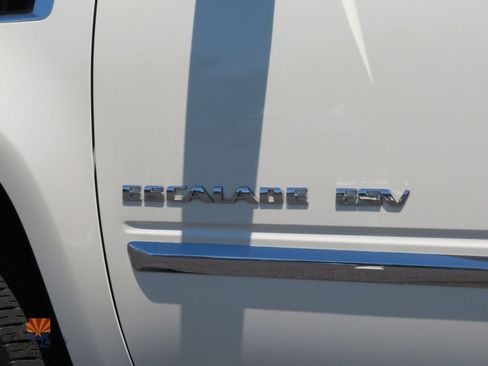 Used 2014 Cadillac Escalade ESV Platinum AWD/4WD image 28