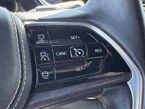 Used 2022 Jeep Grand Cherokee L Overland w/ Luxury Tech Group IV image 23