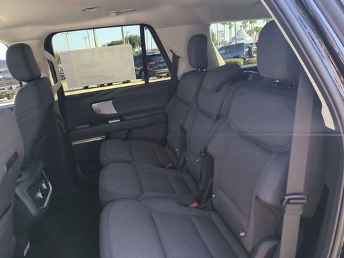 New 2026 Ford Expedition Active image 14