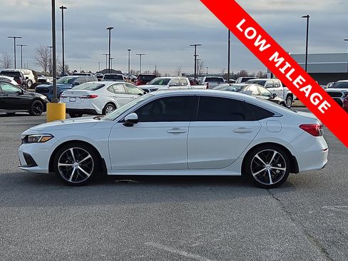 Used 2024 Honda Civic Touring image 3