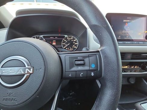 Used 2023 Nissan Rogue SV FWD image 12