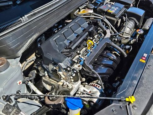 Used 2025 Hyundai Venue SEL image 23