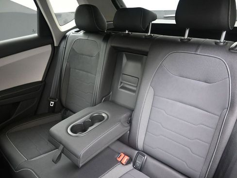 Used 2025 Volkswagen Taos SE image 11