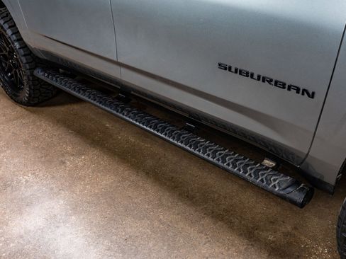 Used 2023 Chevrolet Suburban Z71 w/ Luxury Package image 13