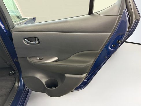 Used 2025 Nissan Leaf S FWD image 30
