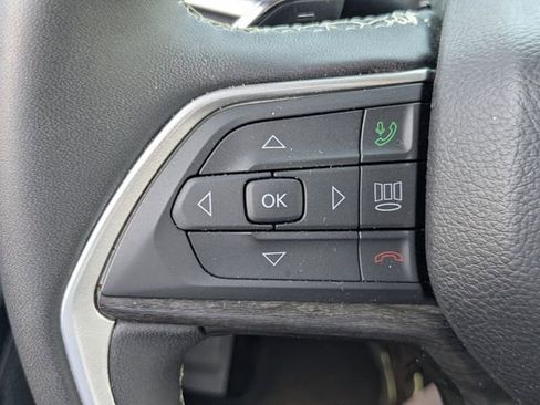 Used 2024 Jeep Grand Cherokee Limited image 23