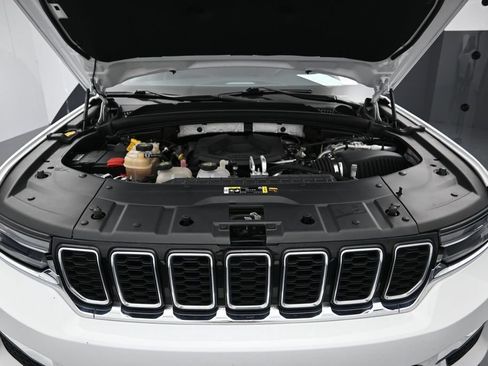 Used 2024 Jeep Grand Cherokee Limited 4xe AWD/4WD image 30