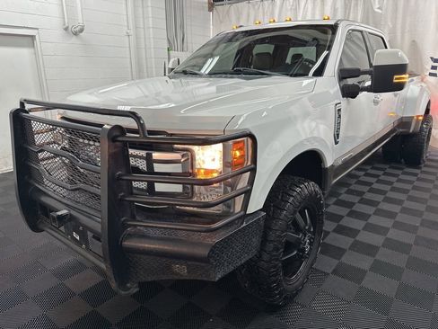 Used 2018 Ford F350 Lariat w/ Lariat Ultimate Package AWD/4WD image 4