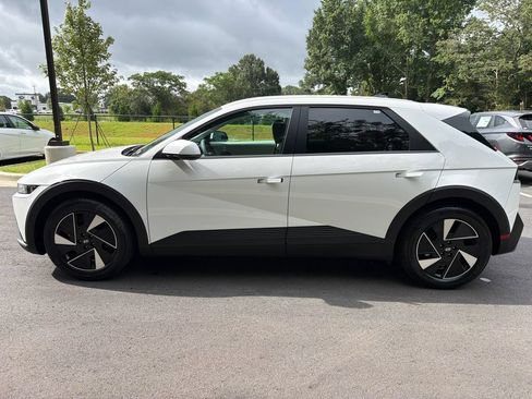 New 2026 Hyundai Ioniq 5 SEL RWD image 2