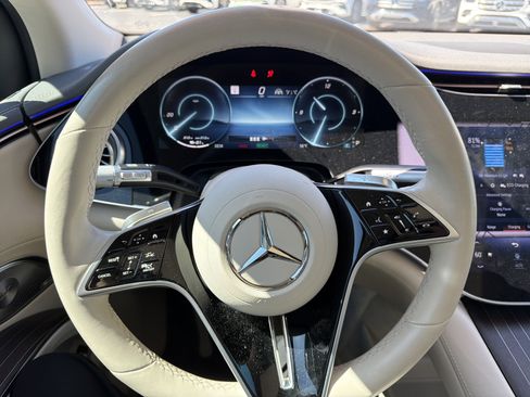 Used 2023 Mercedes-Benz EQS 580 4MATIC SUV image 18