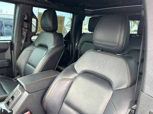 Used 2024 Ford Bronco Badlands w/ Sasquatch Package AWD/4WD image 20