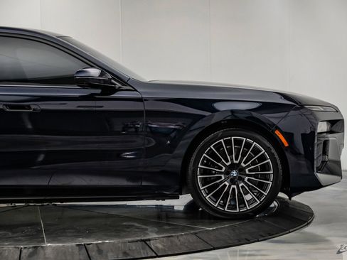 Used 2025 BMW i7 xDrive60 AWD/4WD image 23