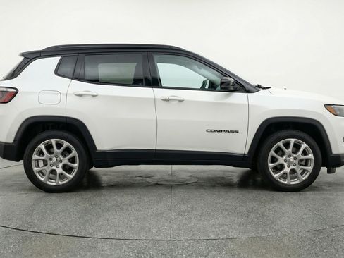 Used 2025 Jeep Compass Limited AWD/4WD image 11
