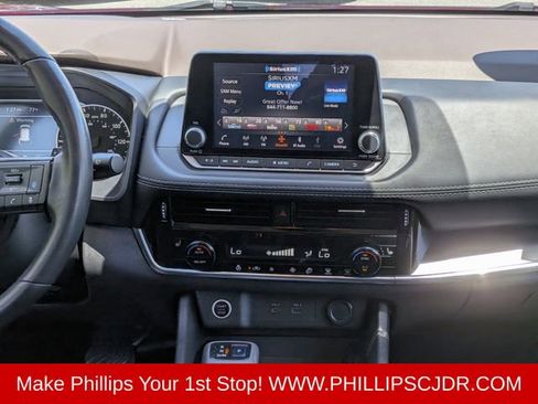 Used 2021 Nissan Rogue SV w/ Premium Package AWD/4WD image 17