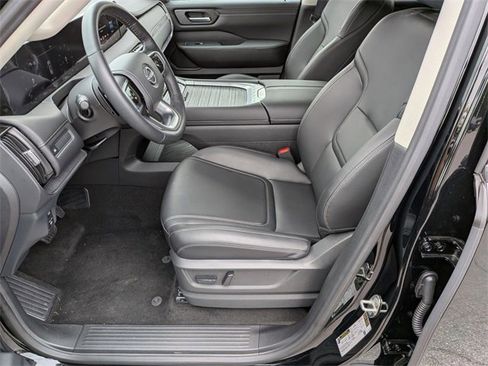 New 2025 Nissan Armada SV image 10