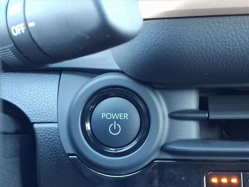 Used 2025 Toyota Crown Signia image 28