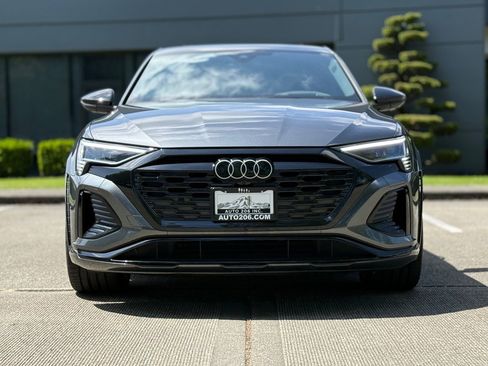 Used 2024 Audi SQ8 e-tron Prestige w/ Prestige Package AWD/4WD image 9