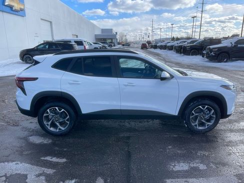 New 2026 Chevrolet Trax LT w/ LT Convenience Package image 8