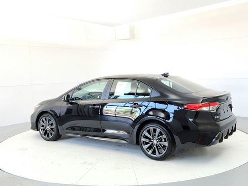 Used 2024 Toyota Corolla SE FWD image 4
