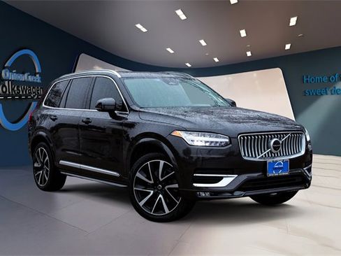 Used 2023 Volvo XC90 B6 Plus image 1