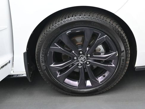 Used 2021 Toyota Sienna XSE w/ XSE Plus Package FWD image 38