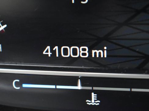 Used 2022 GMC Yukon XL Denali image 33