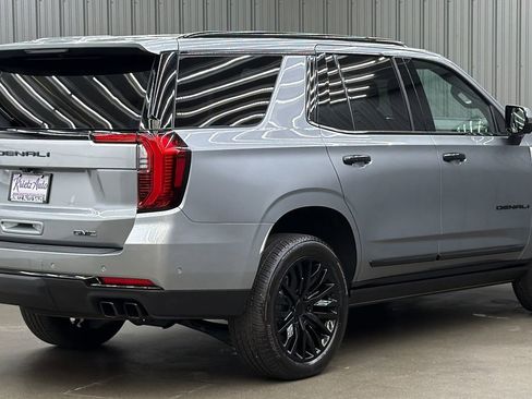 Used 2026 GMC Yukon Denali w/ Sun & Power Step Package AWD/4WD image 5